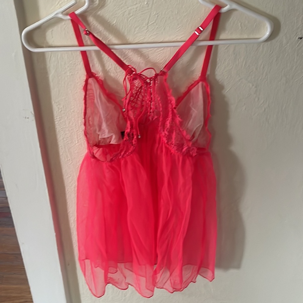Lingerie - Picture 2 of 5
